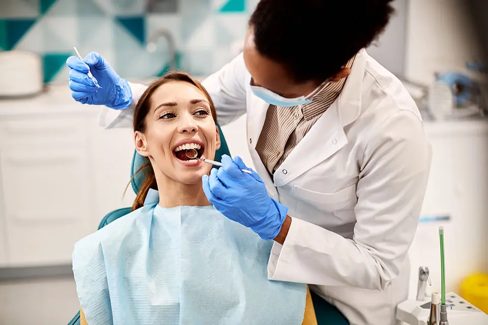 woman visiting the dentist
